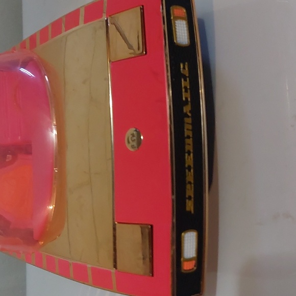 LOL OMG Surprise Car-Pool Coupe, Surprise Pool & Dance Floor; Pink and Gold, 15" - Picture 7 of 16